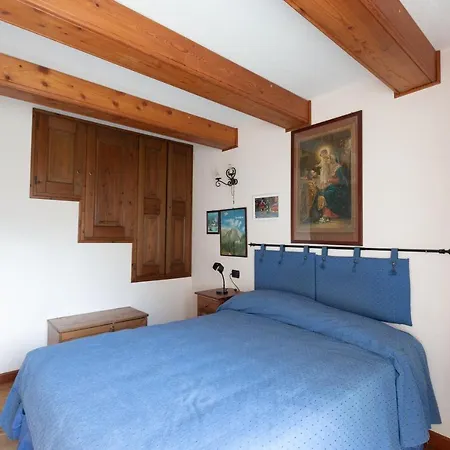 Апартаменты Joivy Big Flat For 6 With Backyard And Parking In